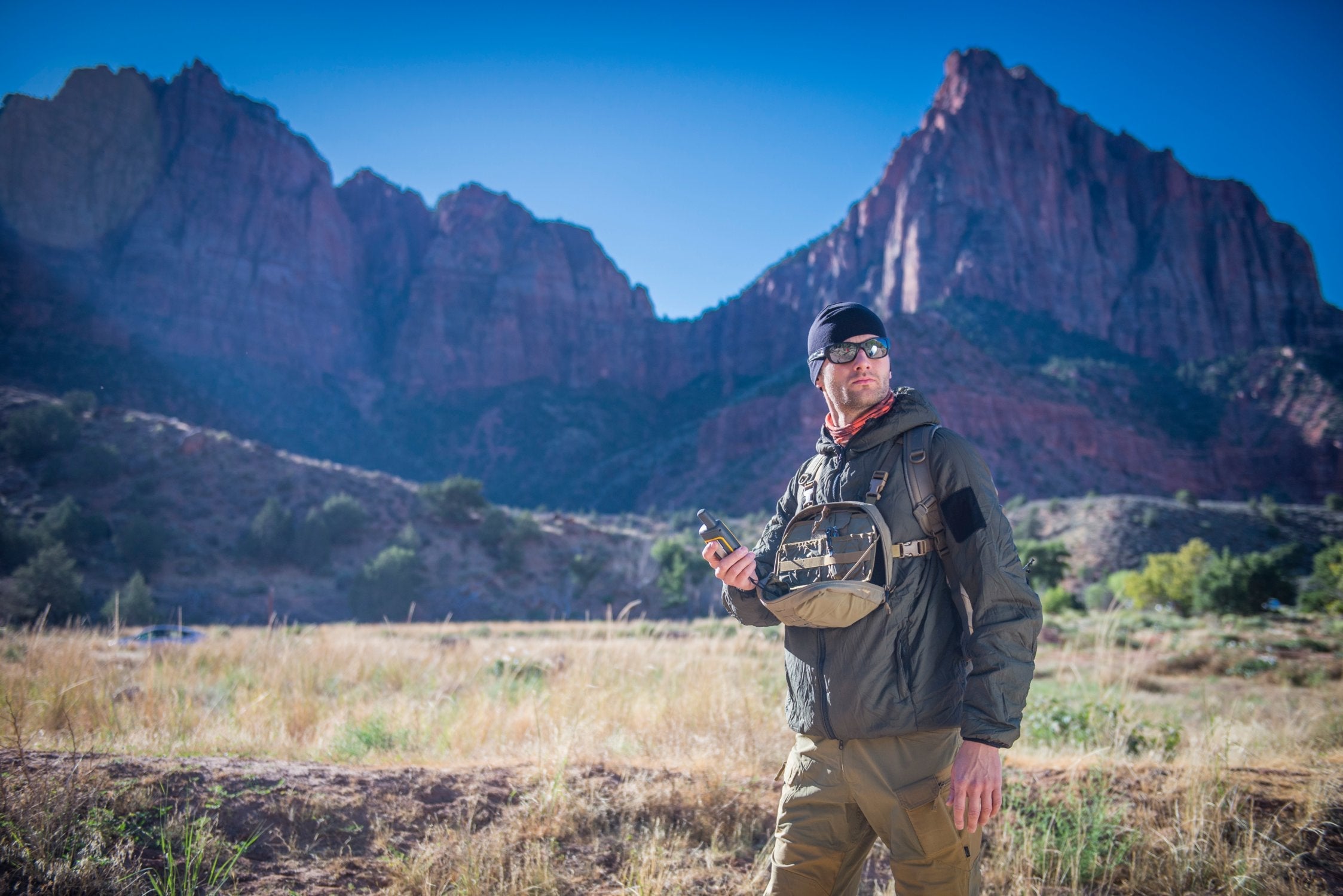 Chest Pack Numbat crimson sky / black