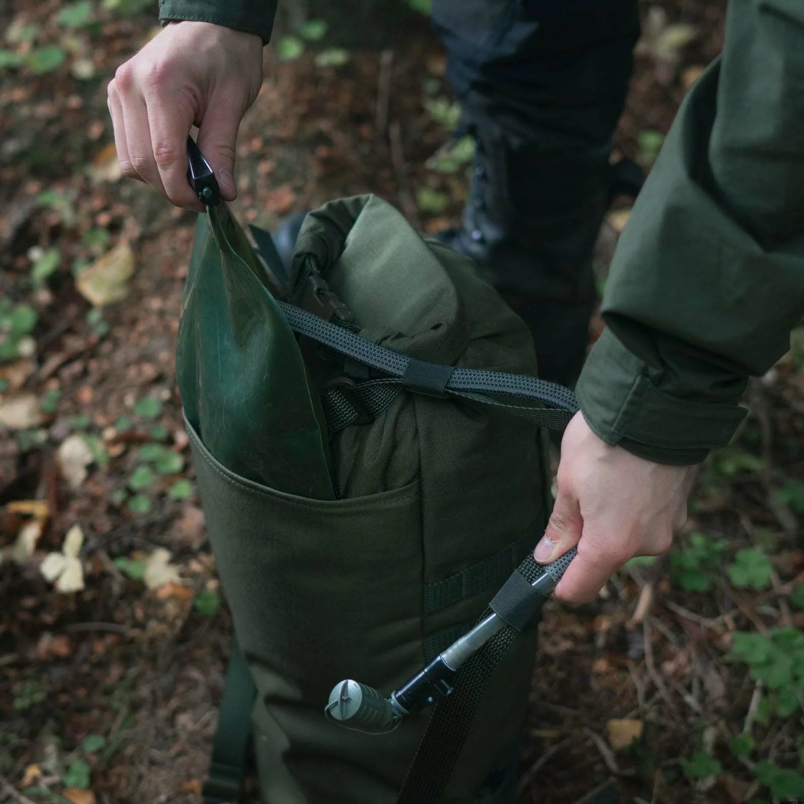 Dayback Hatka 12L schwarz